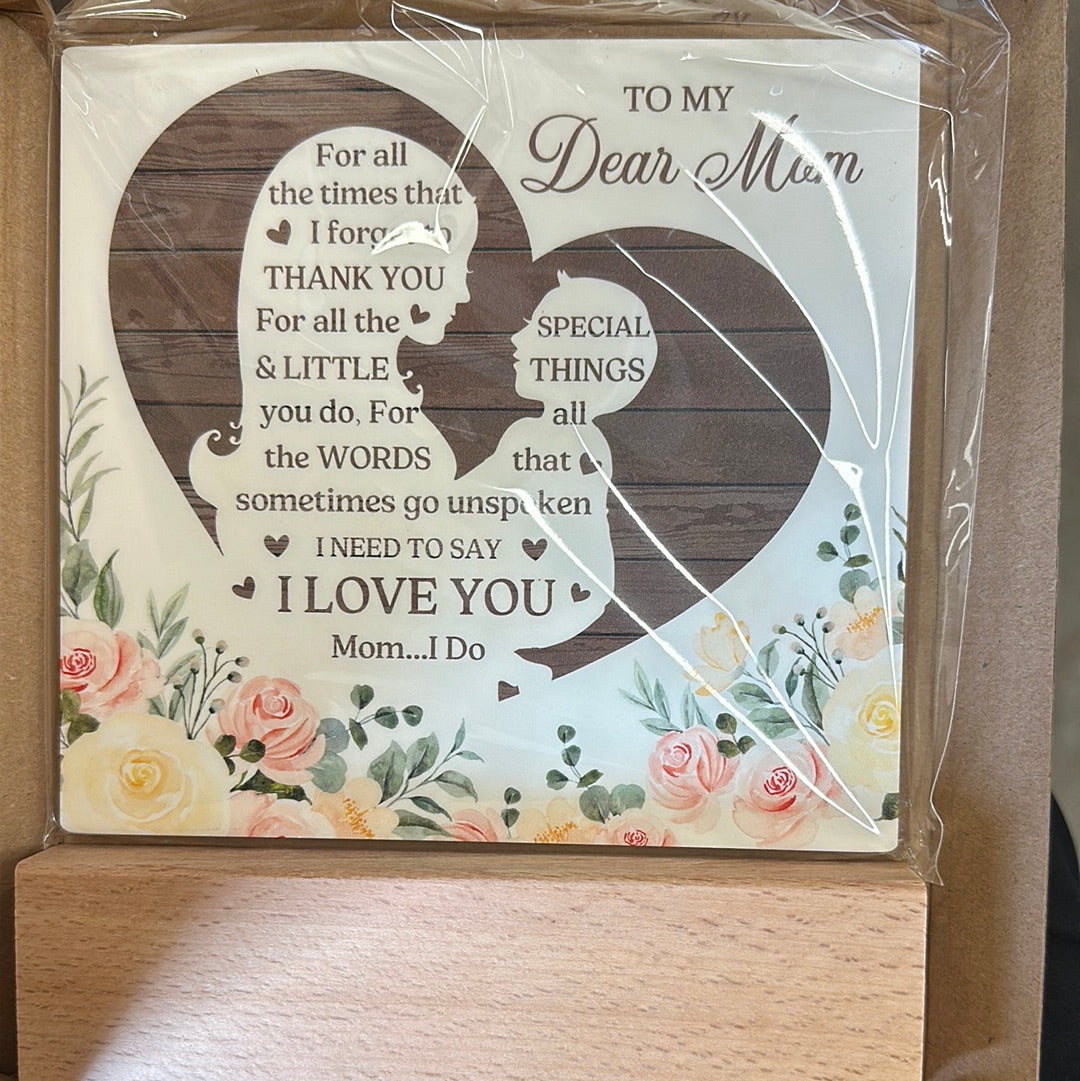 Mom Gift, Mother's Day Gift for Mom, Wooden Plaque Heart Sign, Thank You Mom Plaque Sign Gift, Mom Birthday Gift from Daughter Son, Sentimental Gift for Mother, Mom Themed Wood Decoration for Wall