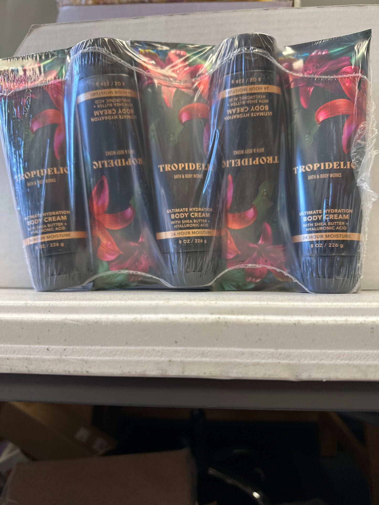 5 pack Bath and Body Works Tropidelic Ultimate Hydration Body Cream - No marks on packaging (Retail price on back is $17.95 each)