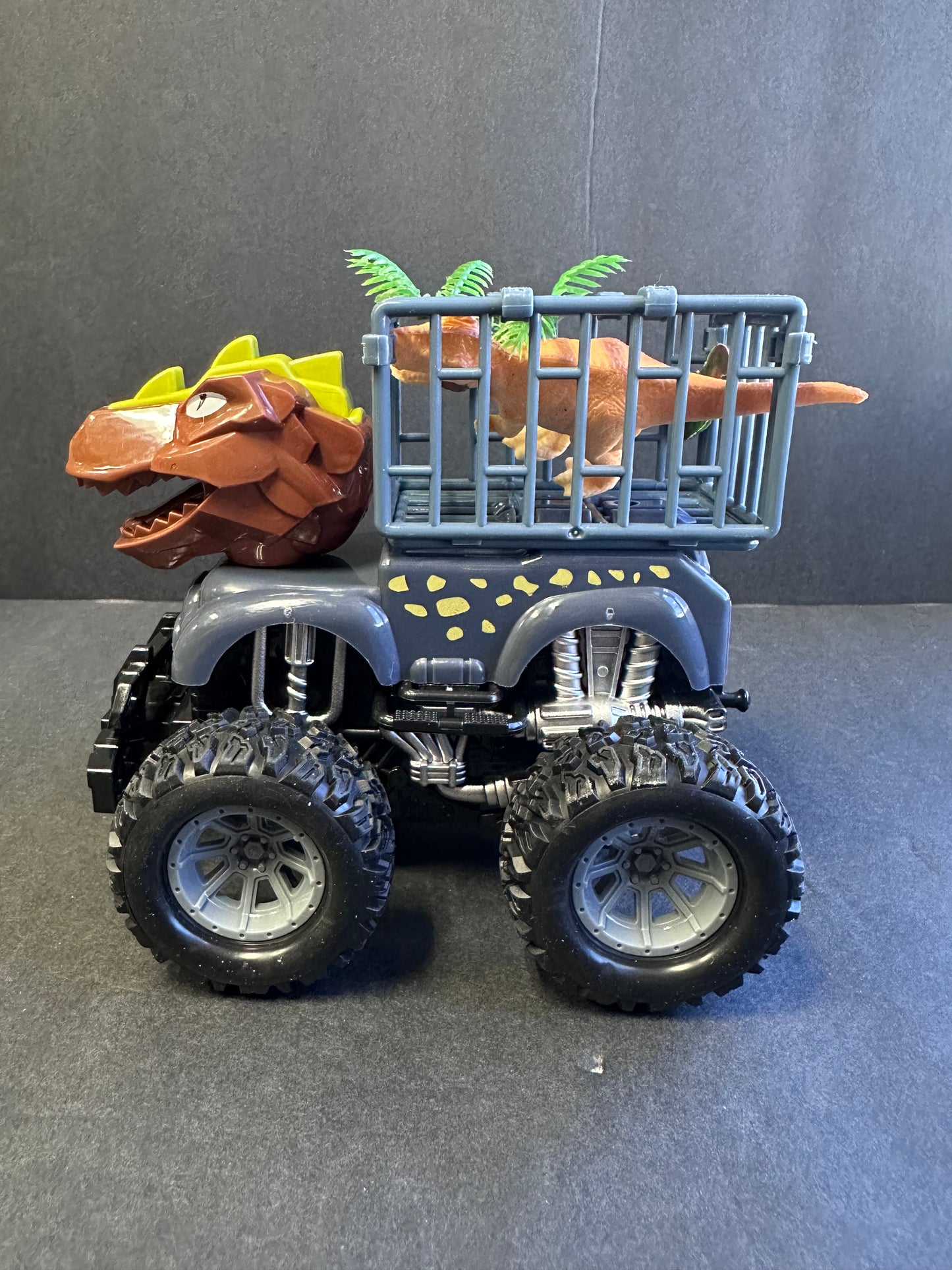 Off Road Dino Toy Truck, Dinosaur Transport Car with Dinosaur Toys, Dinosaur Pull Back, Climbing, Two Way Inertia