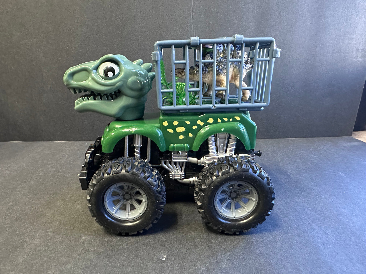 Off Road Dino Toy Truck, Dinosaur Transport Car with Dinosaur Toys, Dinosaur Pull Back, Climbing, Two Way Inertia