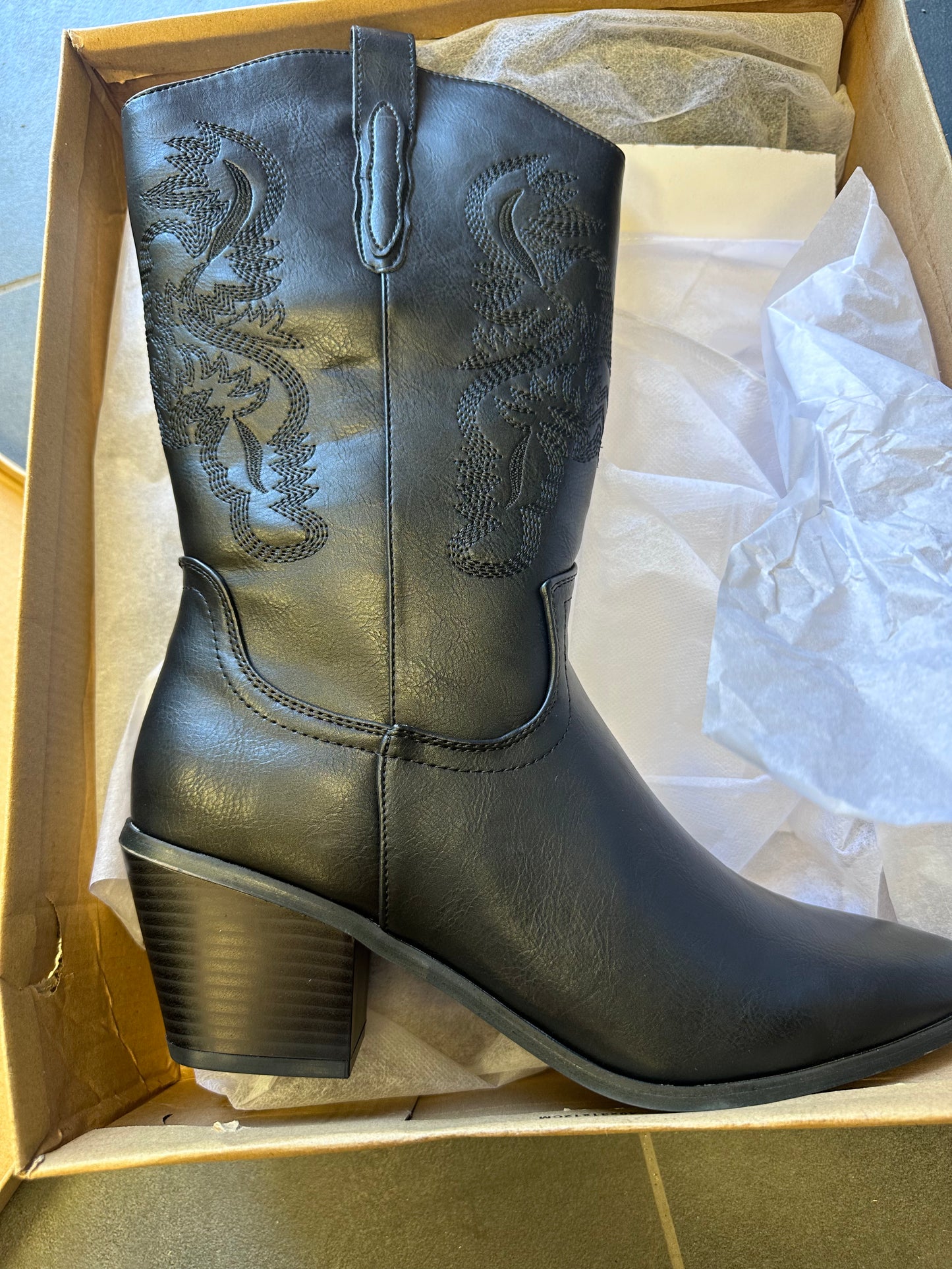 Women’s Size 11 -Western Retro Boot